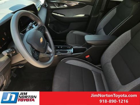 Used 2025 Chevrolet TrailBlazer LT AWD/4WD image 13