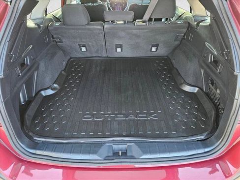 Used 2022 Subaru Outback Premium image 6