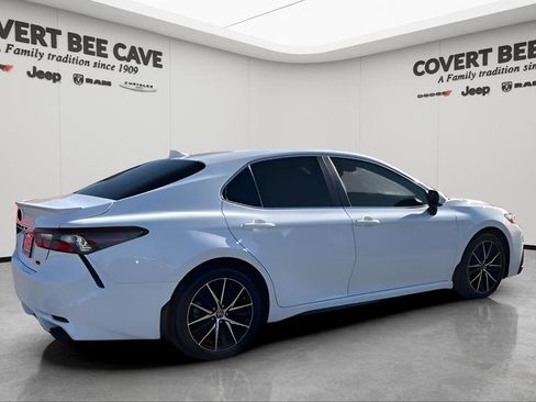 Used 2023 Toyota Camry SE image 10