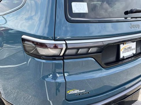 New 2026 Jeep Grand Wagoneer L 4WD image 40