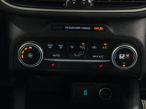 Used 2020 Ford Escape SE image 24