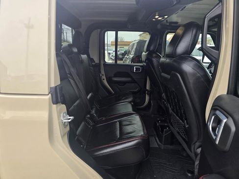 Used 2022 Jeep Gladiator Rubicon w/ LED Lighting Group image 15