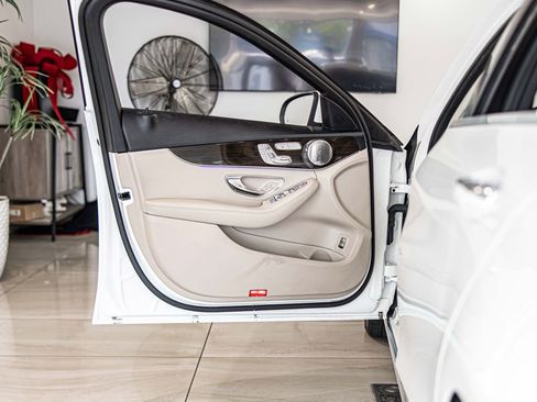 Used 2021 Mercedes-Benz C 300 Sedan image 32