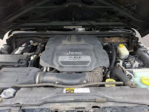 Used 2012 Jeep Wrangler Unlimited Sport AWD/4WD image 33