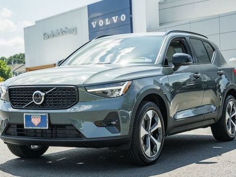 New 2026 Volvo XC40 B5 Plus w/ Protection Package Premier AWD/4WD image 3