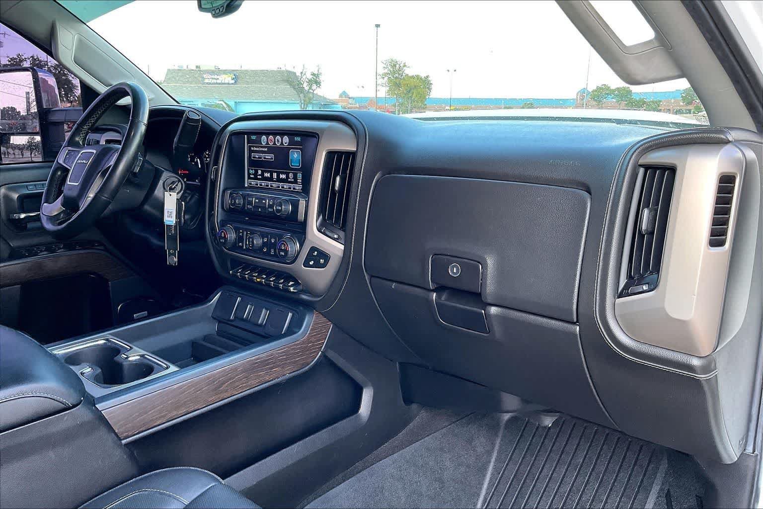 Used 2017 GMC Sierra 2500 Denali w/ Duramax Plus Package AWD/4WD image 22