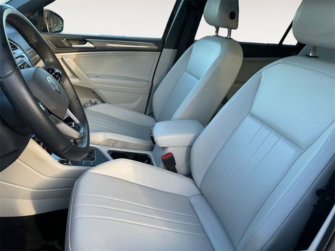 Used 2024 Volkswagen Tiguan SE R-Line image 9