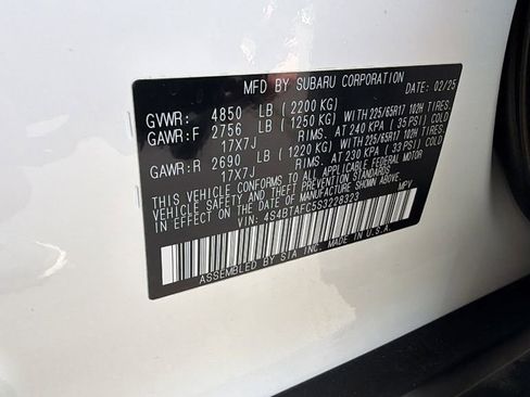 Used 2025 Subaru Outback Premium image 30