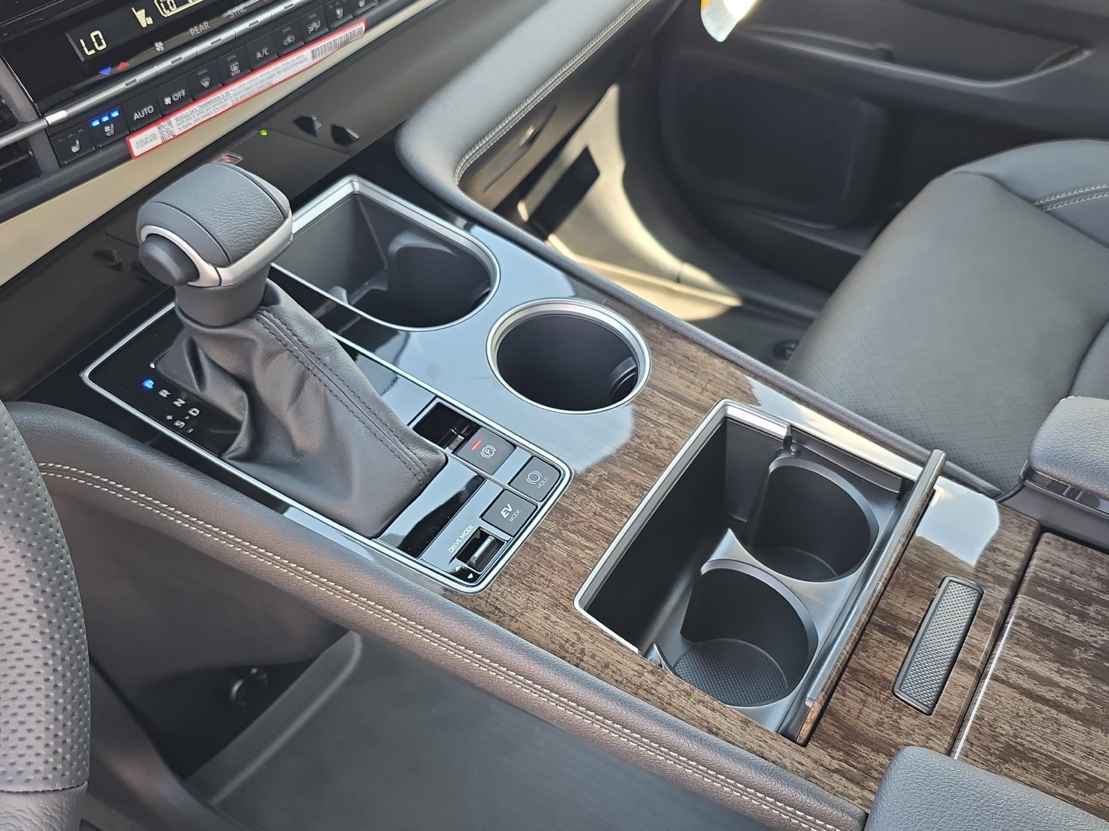 New 2026 Toyota Sienna Limited FWD image 21