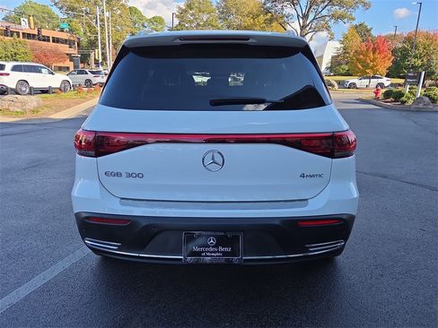Certified 2023 Mercedes-Benz EQB 300 4MATIC image 4