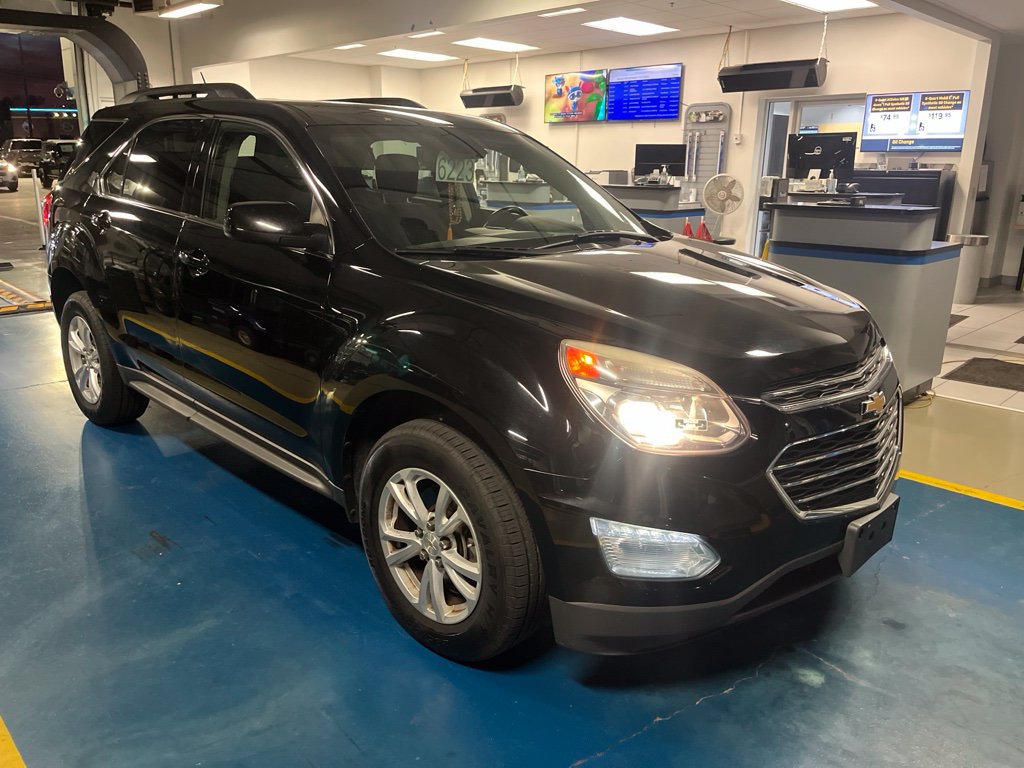 Used 2017 Chevrolet Equinox LT w/ Convenience Package AWD/4WD image 2