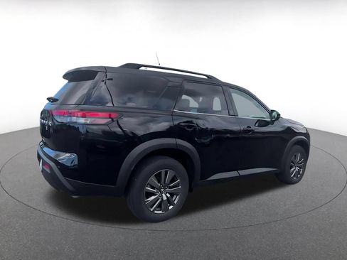 Used 2025 Nissan Pathfinder SV FWD image 15