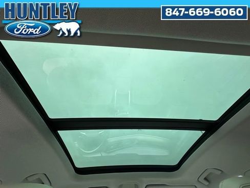 Used 2024 Audi Q8 e-tron Premium Plus w/ Premium Plus Package image 17