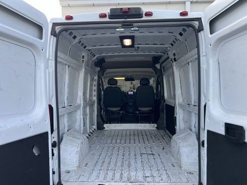 Used 2024 RAM ProMaster 2500 w/ Convenience Group FWD image 32