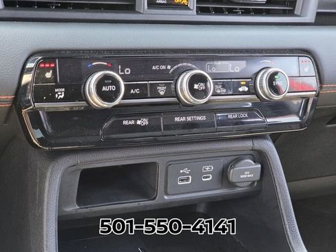 Used 2025 Honda Pilot TrailSport image 27