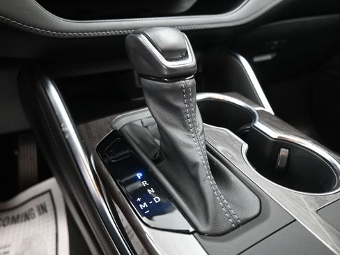 Used 2023 Toyota Highlander L image 15