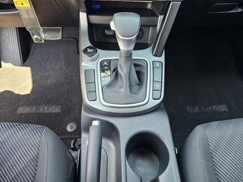 Used 2023 Kia Seltos LX AWD/4WD image 24