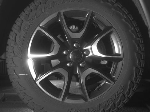 Used 2025 Jeep Compass Trailhawk AWD/4WD image 18