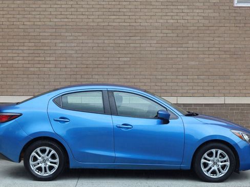 Used 2018 Toyota Yaris iA FWD image 2