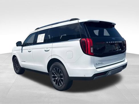 Used 2025 Ford Expedition Platinum AWD/4WD image 7