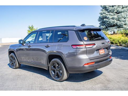 Used 2023 Jeep Grand Cherokee L Laredo AWD/4WD image 6