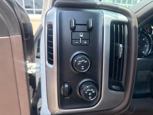 Used 2018 GMC Sierra 1500 SLT AWD/4WD image 18