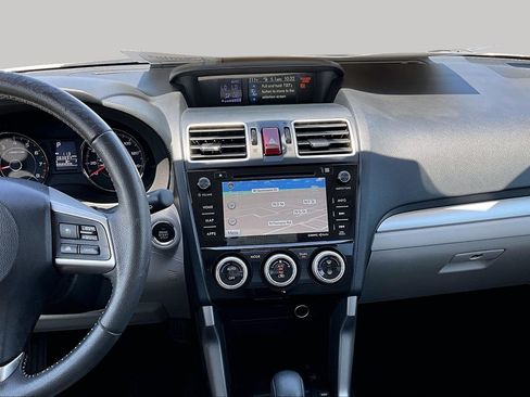 Used 2016 Subaru Forester 2.5i Touring w/ Eyesight & Navigation System AWD/4WD image 5