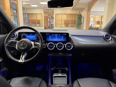 Used 2025 Mercedes-Benz GLA 250 image 11