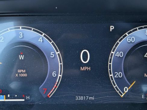 Used 2025 Jeep Grand Cherokee Altitude AWD/4WD image 19