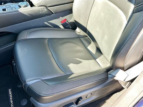 Used 2023 Nissan Pathfinder SL image 22