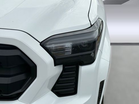 Certified 2024 Toyota Tacoma SR5 image 11