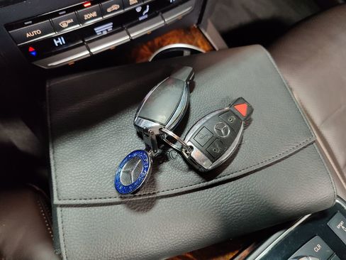 Used 2014 Mercedes-Benz E 550 Cabriolet image 37