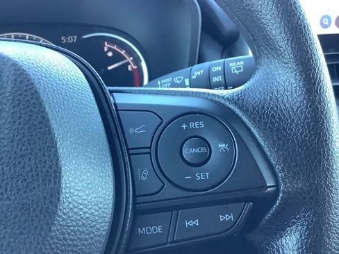 Used 2025 Toyota RAV4 XLE AWD/4WD image 24