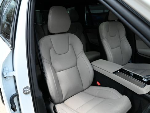 Used 2025 Volvo XC90 T8 Ultra w/ Protection Package Premier AWD/4WD image 59