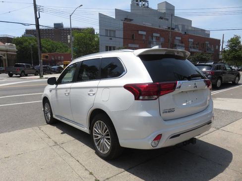 Used 2020 Mitsubishi Outlander SEL image 4
