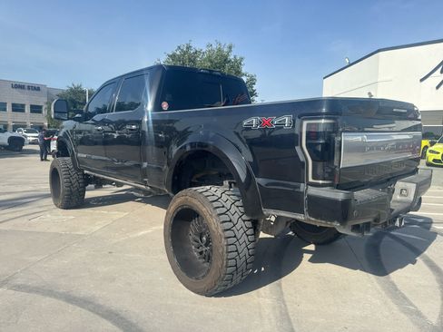 Used 2019 Ford F250 Platinum w/ Platinum Ultimate Package AWD/4WD image 2