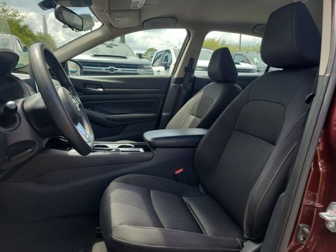 Used 2024 Nissan Altima 2.5 SV FWD image 18