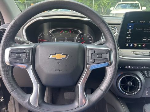 Used 2025 Chevrolet Blazer LT AWD/4WD image 8