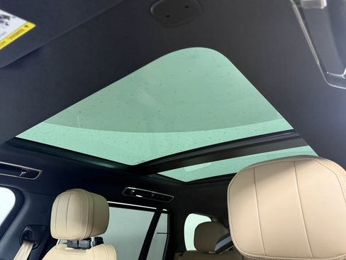 New 2026 Land Rover Range Rover Long Wheelbase SE image 15