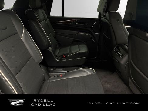 Used 2023 Cadillac Escalade Premium Luxury AWD/4WD image 18