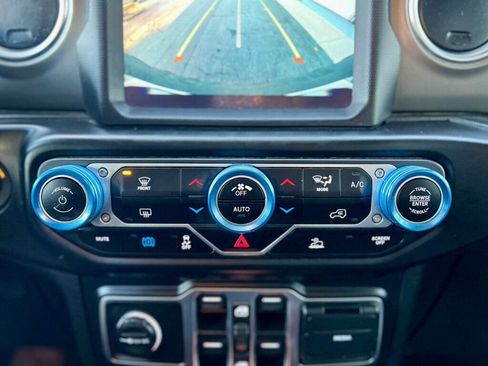Used 2021 Jeep Wrangler Unlimited Rubicon 4xe AWD/4WD image 25