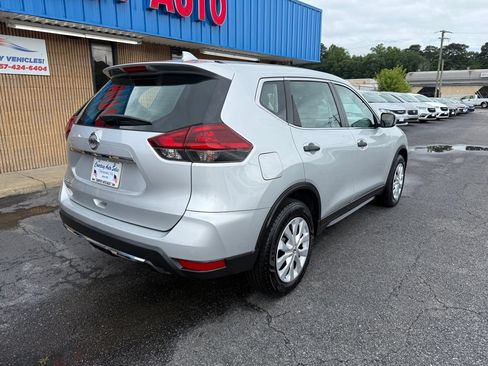 Used 2020 Nissan Rogue S FWD image 10