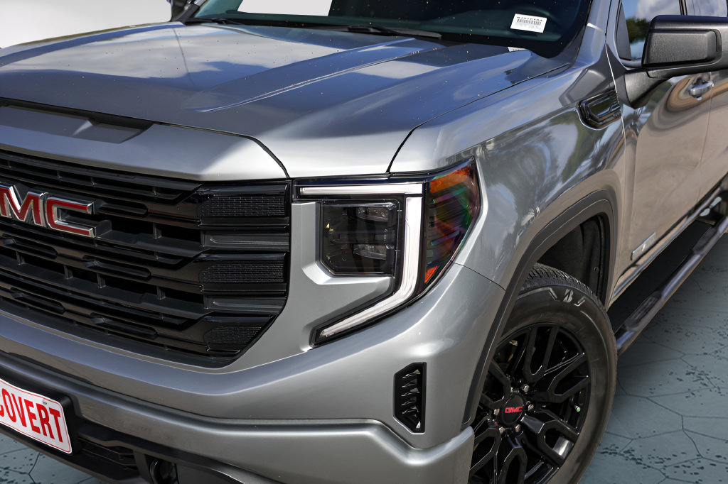 Used 2024 GMC Sierra 1500 Elevation RWD image 2