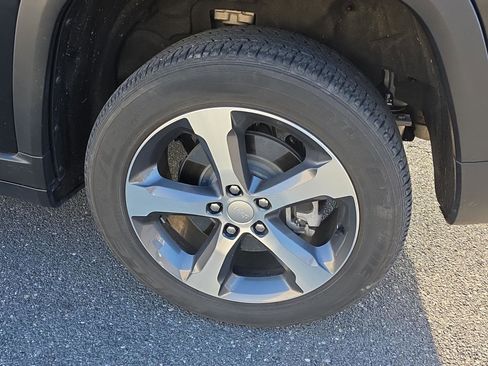 Used 2022 Jeep Grand Cherokee Limited 4xe w/ Luxury Tech Group II image 18