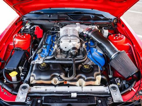 Used 2011 Ford Mustang Shelby GT500 w/ SVT Performance Pkg image 31