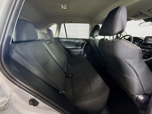 Used 2019 Toyota RAV4 LE FWD image 32