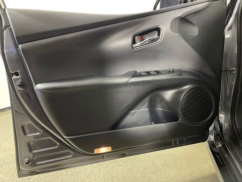 Used 2019 Toyota Prius LE w/ Carpet Mat Package image 17