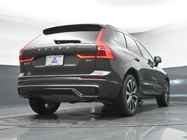 Used 2024 Volvo XC60 B5 Plus w/ Protection Package Premier AWD/4WD image 16