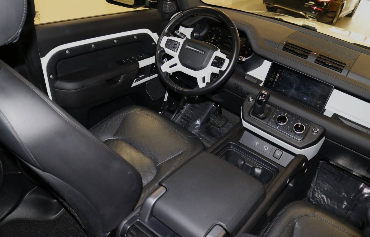 Used 2024 Land Rover Defender 110 S AWD/4WD image 53
