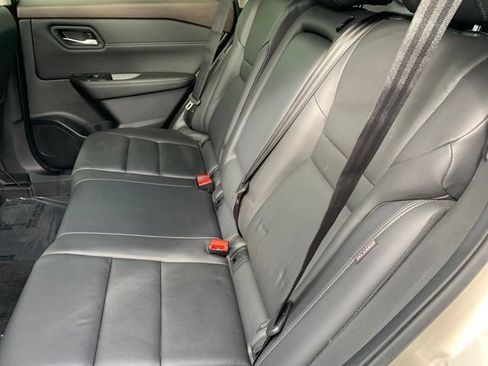 Used 2023 Nissan Rogue SL AWD/4WD image 16